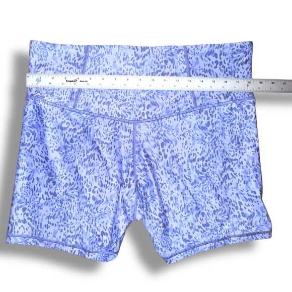 ATHLETA Elation 7” Printed Biker Short Liquid Petals‎ Periwinkle Purple - 2X - Picture 7 of 12